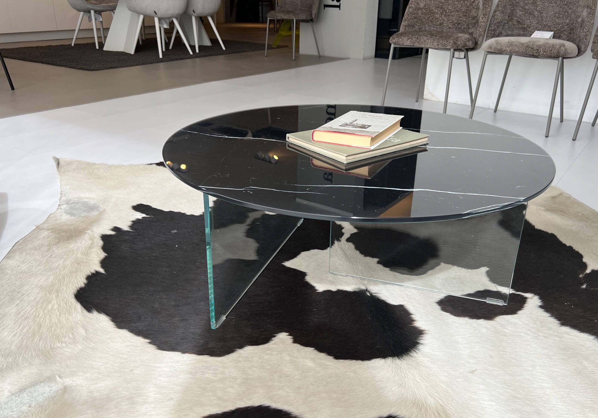 Tavolino tondo Air Xglass Lago Tavolino xglass nero e gambe in vetro trasparente Air round Lago