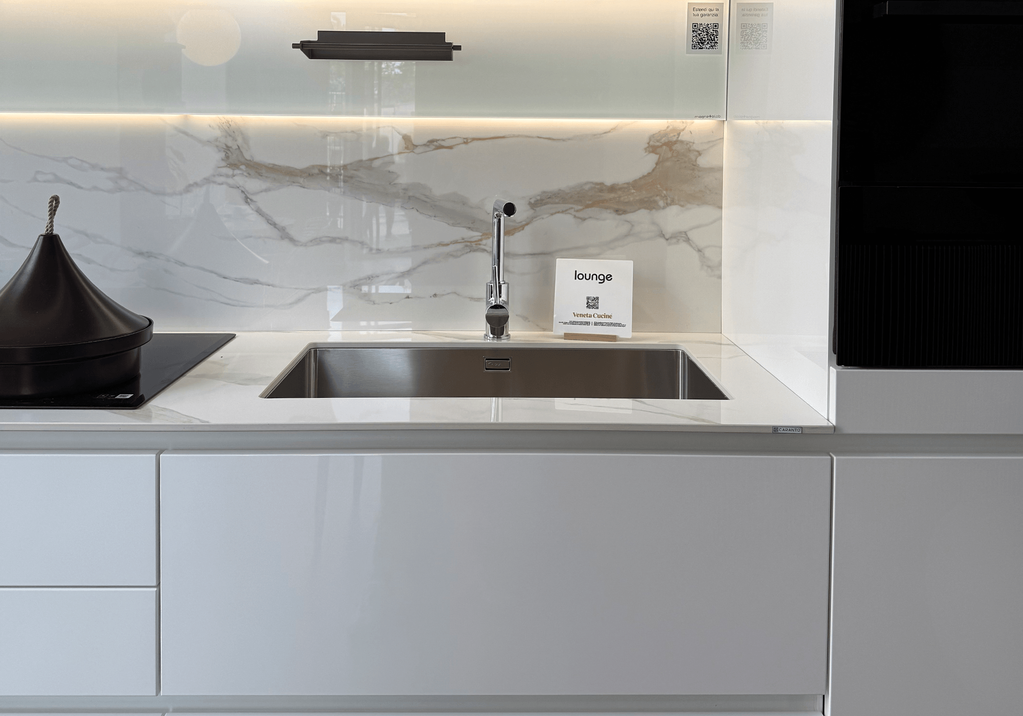 cucina lineare in laccato lucido bianco Lounge Veneta Cucine