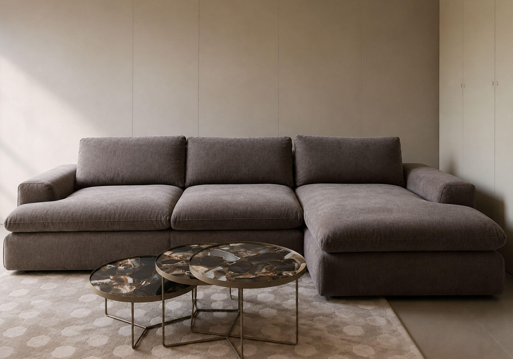 divano moderno con chaise lounge in tessuto color grigio marrone Juno Nicoline Italia divano moderno con chaise lounge in tessuto color grigio marrone Juno Nicoline Italia